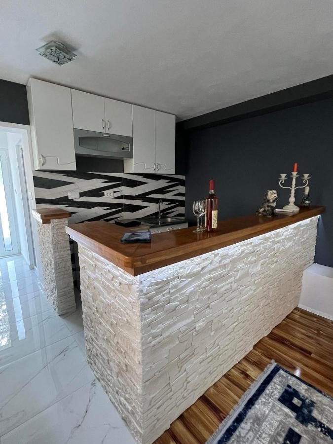 Apartman Glorija โกตอร์ ภายนอก รูปภาพ