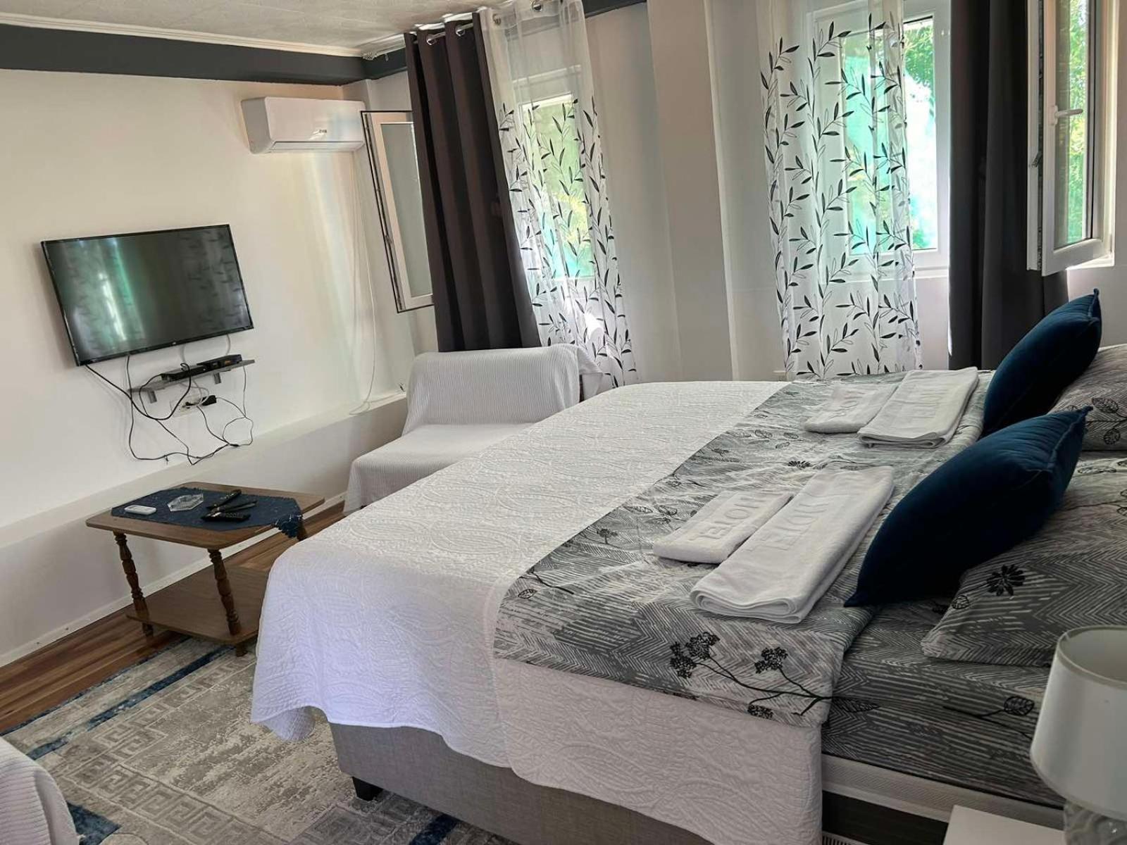 Apartman Glorija โกตอร์ ภายนอก รูปภาพ